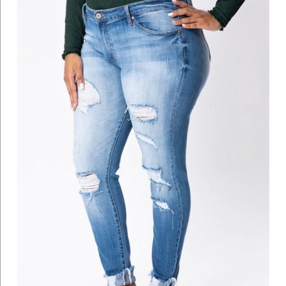KanCan Florence Mid Rise Super Skinny Jeans Plus Size 3X Distressed Denim